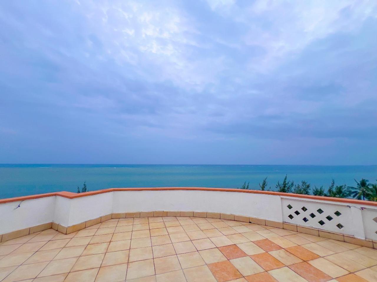 Cool Breeze Beachfront